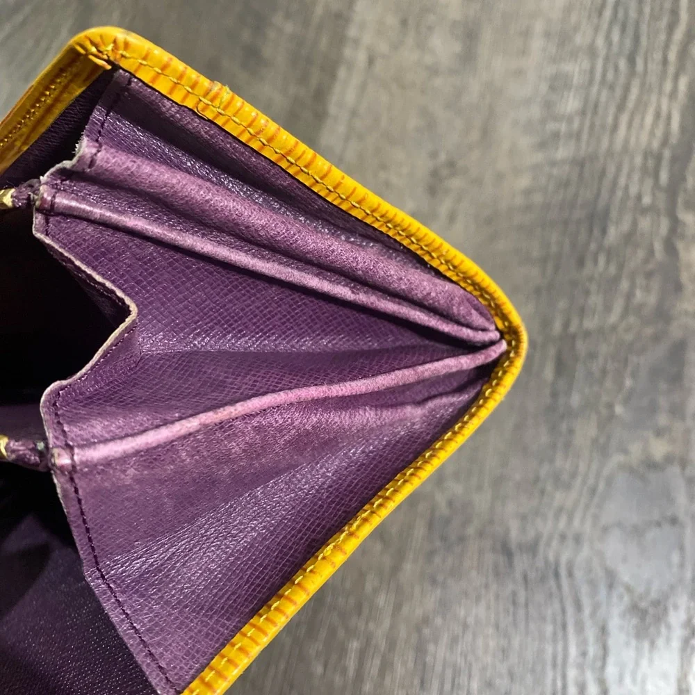 LOUIS VUITTON Epi Leather Sarah Wallet